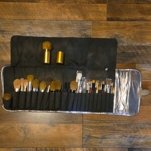 bareMinerals Makeup Brush Set with Gold and Silver Accents